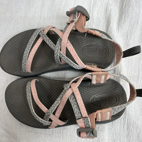 Chaco pink & gray strappy arch support kids 1 sandals Outdoor Beach Swim Hiking - Picture 3 of 10